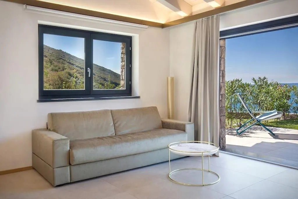 Villa Divina22-Apt Unica-Con Piscina E Vista Lago Castelletto Di Brenzone Apartment